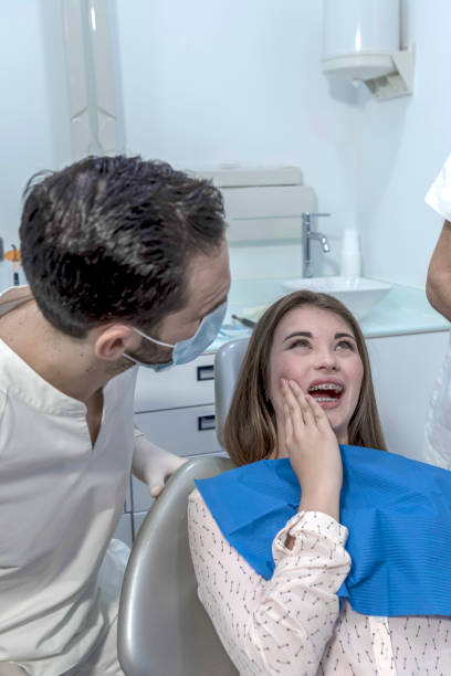 Best Emergency Broken Tooth Repair in Royal Palm Estates, FL